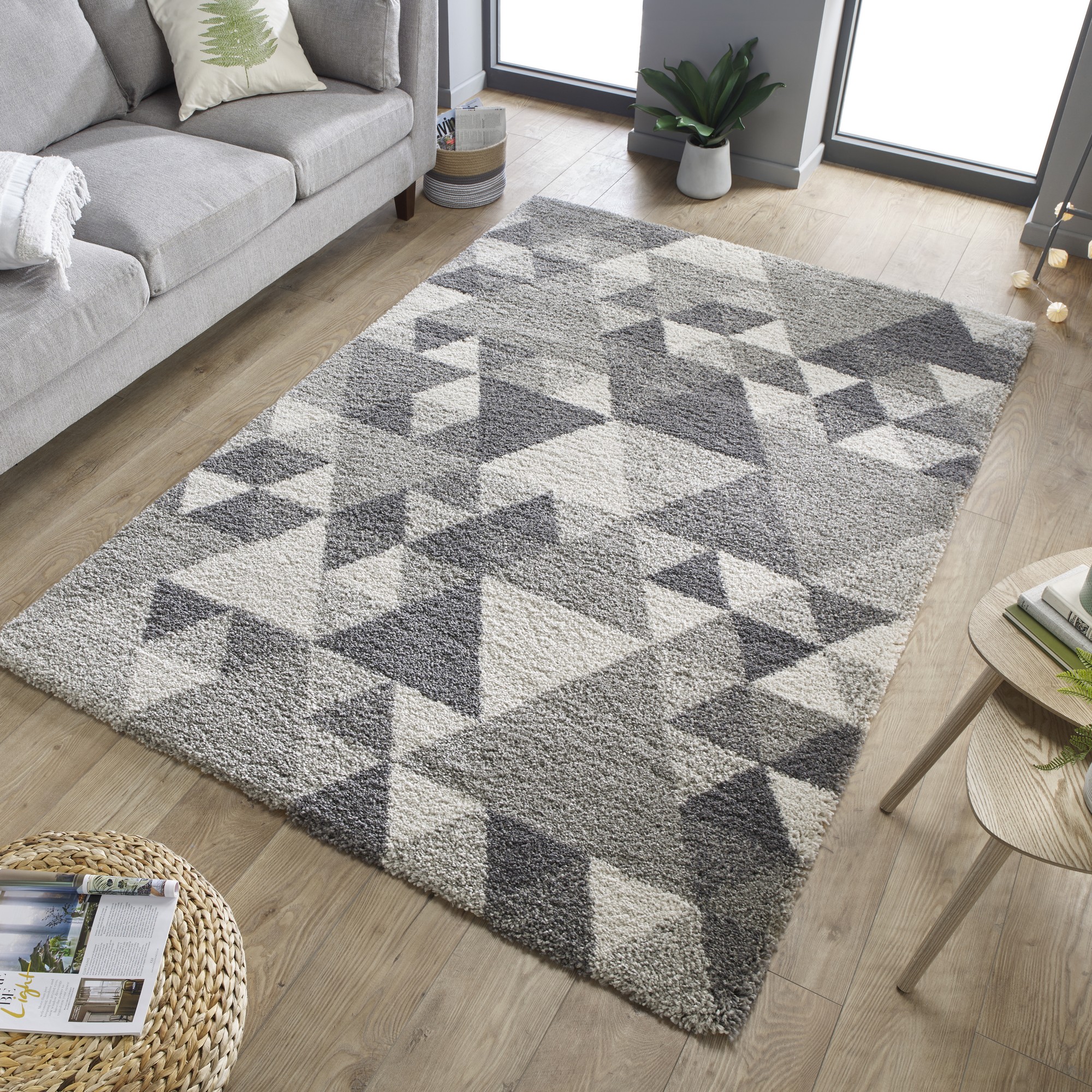 Dakari Nuru Modern Shaggy Geometric Rugs In Grey